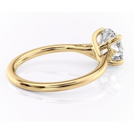 Inel de logodnă Charlotte din aur Galben 14kt cu moissanite tăietură rotundă – Solitar rafinată pentru profil mediu | Personalizează și configurează gratuit online [2]