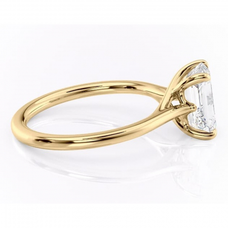 Inel de logodnă Charlotte din aur Galben 14kt cu moissanite tăietură smarald – Solitar rafinată pentru profil mediu | Personalizează și configurează gratuit online [1]