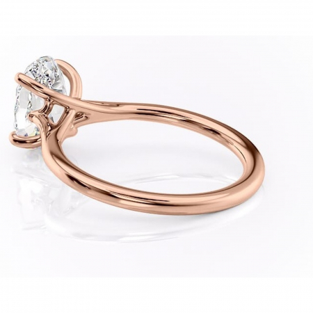 Inel de logodnă Charlotte din aur Rose 14kt cu moissanite tăietură ovală – Solitar rafinată pentru profil mediu | Personalizează și configurează gratuit online [4]