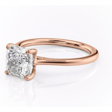Inel de logodnă Charlotte din aur Rose 14kt cu moissanite tăietură pernă – Solitar rafinată pentru profil mediu | Personalizează și configurează gratuit online [6]