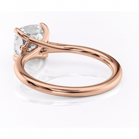 Inel de logodnă Charlotte din aur Rose 14kt cu moissanite tăietură pernă – Solitar rafinată pentru profil mediu | Personalizează și configurează gratuit online [3]