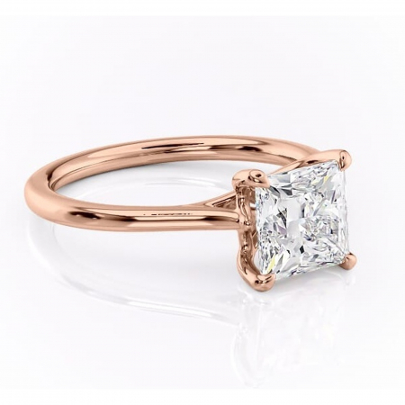Princess - Inel de logodnă Charlotte din aur Rose 18kt cu moissanite tăietură princess – Solitar rafinată pentru profil mediu | Personalizează și configurează gratuit online