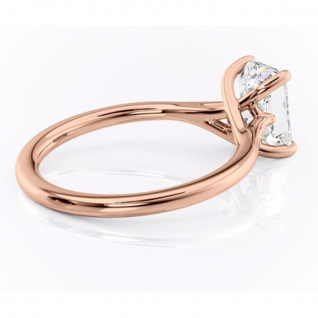 Inel de logodnă Charlotte din aur Rose 14kt cu moissanite tăietură radiantă – Solitar rafinată pentru profil mediu | Personalizează și configurează gratuit online [2]