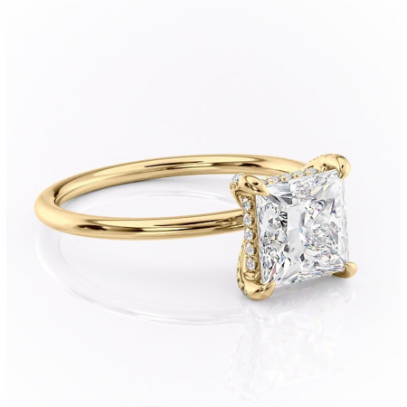 Aur galben - Inel de logodnă Clarabelle din aur Galben 18kt cu moissanite tăietură princess – Solitar rafinată pentru profil înalt | Personalizează și configurează gratuit online