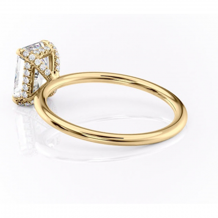 Inel de logodnă Clarabelle din aur Galben 14kt cu moissanite tăietură radiantă – Solitar rafinată pentru profil înalt | Personalizează și configurează gratuit online [4]