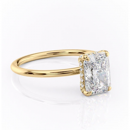Aur galben - Inel de logodnă Clarabelle din aur Galben 18kt cu moissanite tăietură radiantă – Solitar rafinată pentru profil înalt | Personalizează și configurează gratuit online