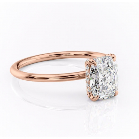 Aur roz - Inel de logodnă Clarabelle din aur Rose 14kt cu moissanite tăietură pernă – Solitar rafinată pentru profil înalt | Personalizează și configurează gratuit online