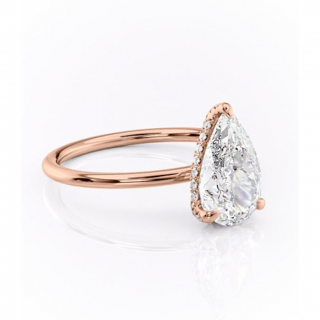 18K - Inel de logodnă Clarabelle din aur Rose 18kt cu moissanite tăietură pară – Solitar rafinată pentru profil înalt | Personalizează și configurează gratuit online