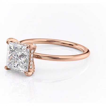 Inel de logodnă Clarabelle din aur Rose 18kt cu moissanite tăietură princess – Solitar rafinată pentru profil înalt | Personalizează și configurează gratuit online [6]