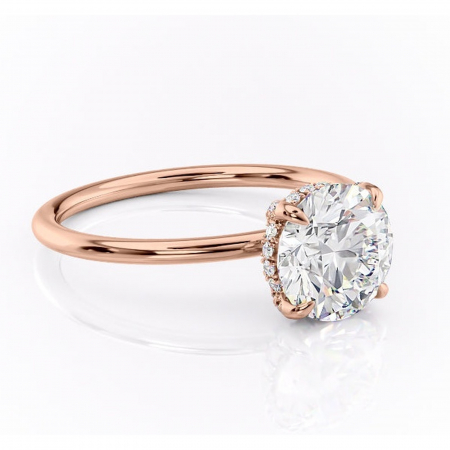 Aur roz - Inel de logodnă Clarabelle din aur Rose 14kt cu moissanite tăietură rotundă – Solitar rafinată pentru profil înalt | Personalizează și configurează gratuit online
