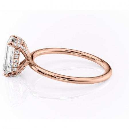Inel de logodnă Clarabelle din aur Rose 14kt cu moissanite tăietură smarald – Solitar rafinată pentru profil înalt | Personalizează și configurează gratuit online [5]