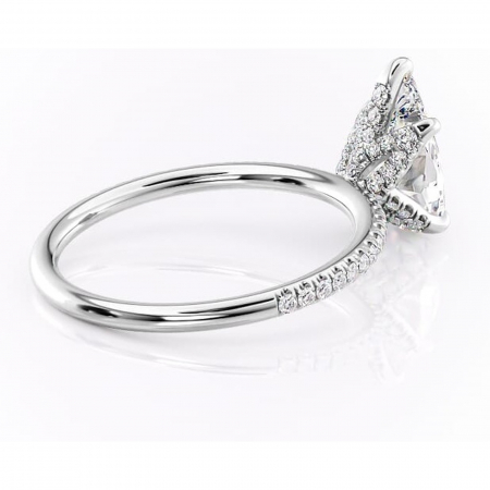 Inel de logodnă Cleo din aur Alb 18kt cu moissanite tăietură pară – Montură pavé rafinată pentru profil înalt | Personalizează și configurează gratuit online [2]