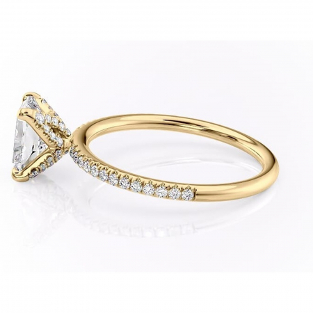 Inel de logodnă Cleo din aur Galben 14kt cu moissanite tăietură pernă – Montură pavé rafinată pentru profil înalt | Personalizează și configurează gratuit online [5]