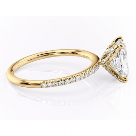Inel de logodnă Cleo din aur Galben 18kt cu moissanite tăietură radiantă – Montură pavé rafinată pentru profil înalt | Personalizează și configurează gratuit online [1]