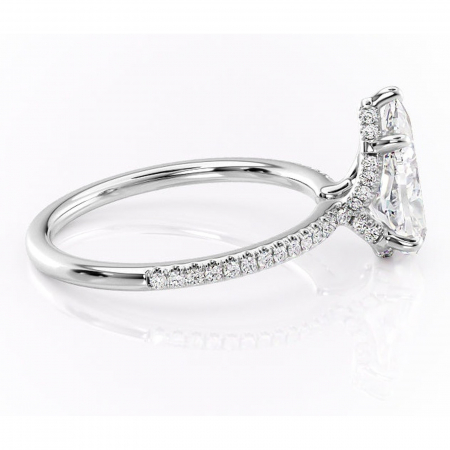 Inel de logodnă Coraline din aur Alb 14kt cu moissanite tăietură pară – Montură pavé rafinată pentru profil înalt | Personalizează și configurează gratuit online [1]