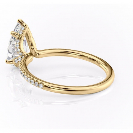 Inel de logodnă Coraline din aur Galben 18kt cu moissanite tăietură pară – Montură pavé rafinată pentru profil înalt | Personalizează și configurează gratuit online [4]