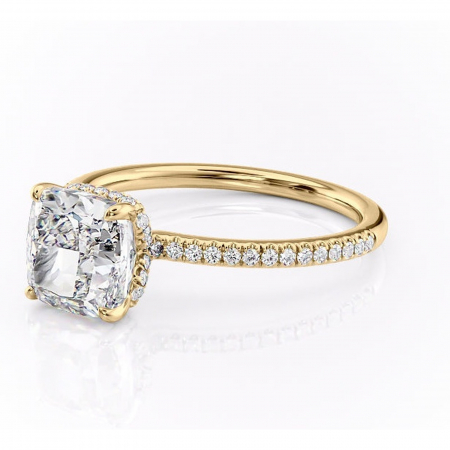 Inel de logodnă Coraline din aur Galben 18kt cu moissanite tăietură pernă – Montură pavé rafinată pentru profil înalt | Personalizează și configurează gratuit online [6]