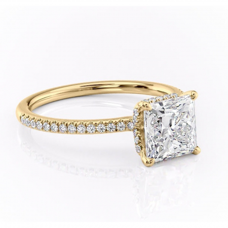 14K - Inel de logodnă Coraline din aur Galben 14kt cu moissanite tăietură princess – Montură pavé rafinată pentru profil înalt | Personalizează și configurează gratuit online