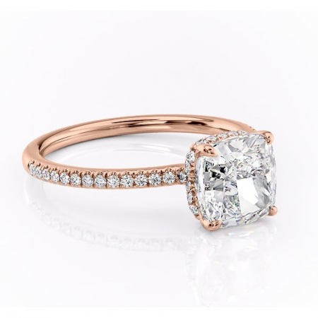 Pernă - Inel de logodnă Coraline din aur Rose 18kt cu moissanite tăietură pernă – Montură pavé rafinată pentru profil înalt | Personalizează și configurează gratuit online