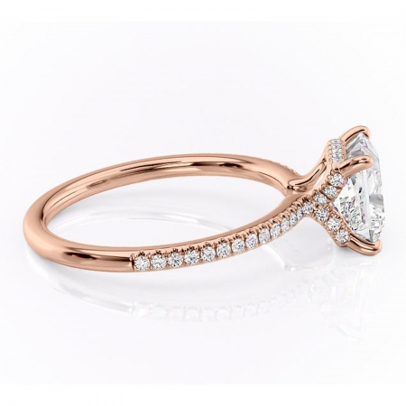 Inel de logodnă Coraline din aur Rose 14kt cu moissanite tăietură princess – Montură pavé rafinată pentru profil înalt | Personalizează și configurează gratuit online [1]