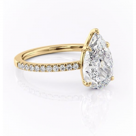 Aur galben - Inel de logodnă Cordelia din aur Galben 18kt cu moissanite tăietură pară – Profil pătrat rafinată pentru profil înalt | Personalizează și configurează gratuit online