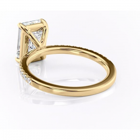 Inel de logodnă Cordelia din aur Galben 18kt cu moissanite tăietură smarald – Profil pătrat rafinată pentru profil înalt | Personalizează și configurează gratuit online [3]