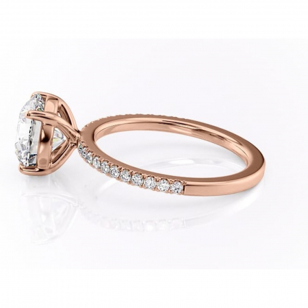 Inel de logodnă Cordelia din aur Rose 14kt cu moissanite tăietură rotundă – Profil pătrat rafinată pentru profil înalt | Personalizează și configurează gratuit online [5]