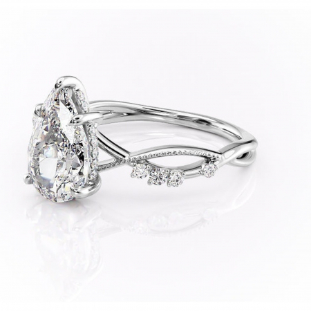 Inel de logodnă Crystal din aur Alb 18kt cu moissanite tăietură pară – Pietre laterale rafinată pentru profil mediu | Personalizează și configurează gratuit online [6]