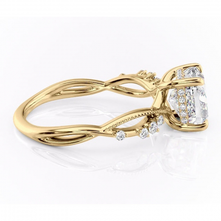 Inel de logodnă Crystal din aur Galben 18kt cu moissanite tăietură pernă – Pietre laterale rafinată pentru profil mediu | Personalizează și configurează gratuit online [1]