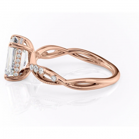 Inel de logodnă Crystal din aur Rose 18kt cu moissanite tăietură smarald – Pietre laterale rafinată pentru profil mediu | Personalizează și configurează gratuit online [5]