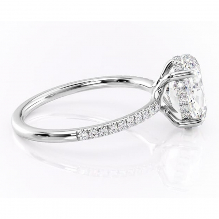 Inel de logodnă Daisy din aur Alb 14kt cu moissanite tăietură ovală – Montură pavé rafinată pentru profil jos | Personalizează și configurează gratuit online [1]