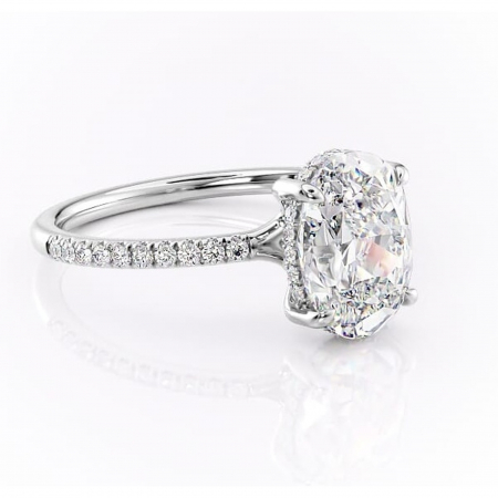 Ovală - Inel de logodnă Daisy din aur Alb 14kt cu moissanite tăietură ovală – Montură pavé rafinată pentru profil jos | Personalizează și configurează gratuit online