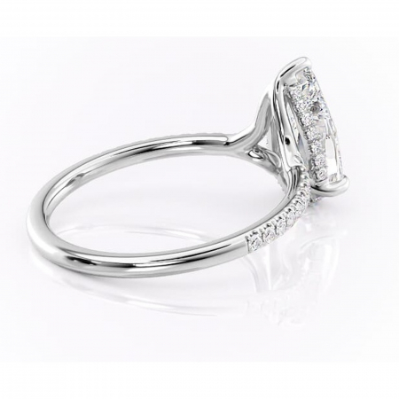 Inel de logodnă Daisy din aur Alb 14kt cu moissanite tăietură pară – Montură pavé rafinată pentru profil jos | Personalizează și configurează gratuit online [2]