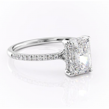 Radiantă - Inel de logodnă Daisy din aur Alb 14kt cu moissanite tăietură radiantă – Montură pavé rafinată pentru profil jos | Personalizează și configurează gratuit online