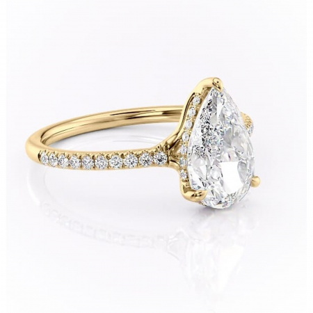 Aur galben - Inel de logodnă Daisy din aur Galben 18kt cu moissanite tăietură pară – Montură pavé rafinată pentru profil jos | Personalizează și configurează gratuit online
