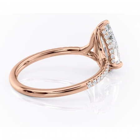Inel de logodnă Daisy din aur Rose 18kt cu moissanite tăietură pară – Montură pavé rafinată pentru profil jos | Personalizează și configurează gratuit online [2]