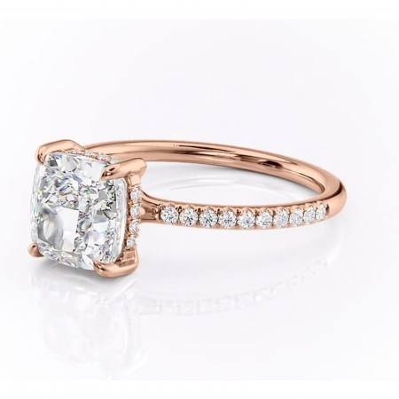 Inel de logodnă Daisy din aur Rose 18kt cu moissanite tăietură pernă – Montură pavé rafinată pentru profil jos | Personalizează și configurează gratuit online [6]