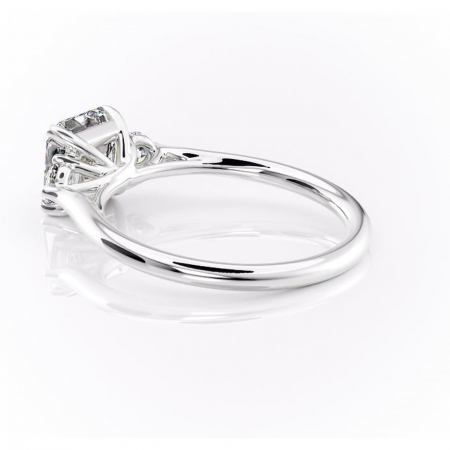 Inel de logodnă Delphine din aur Alb 14kt cu moissanite tăietură asscher – Montură cu trei pietre rafinată pentru profil mediu | Personalizează și configurează gratuit online [4]