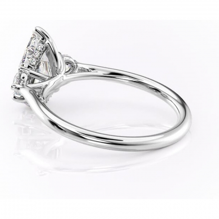 Inel de logodnă Delphine din aur Alb 14kt cu moissanite tăietură pară – Montură cu trei pietre rafinată pentru profil mediu | Personalizează și configurează gratuit online [4]