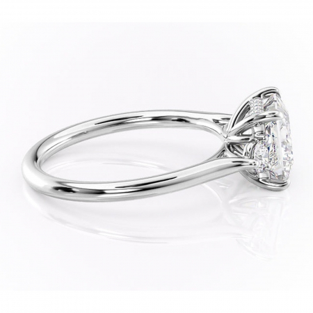 Inel de logodnă Delphine din aur Alb 18kt cu moissanite tăietură princess – Montură cu trei pietre rafinată pentru profil mediu | Personalizează și configurează gratuit online [1]