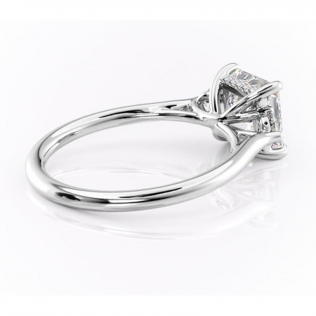 Inel de logodnă Delphine din aur Alb 18kt cu moissanite tăietură princess – Montură cu trei pietre rafinată pentru profil mediu | Personalizează și configurează gratuit online [2]