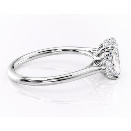 Inel de logodnă Delphine din aur Alb 14kt cu moissanite tăietură radiantă – Montură cu trei pietre rafinată pentru profil mediu | Personalizează și configurează gratuit online [1]