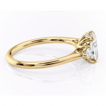 Inel de logodnă Delphine din aur Galben 14kt cu moissanite tăietură asscher – Montură cu trei pietre rafinată pentru profil mediu | Personalizează și configurează gratuit online [1]