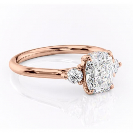 Aur roz - Inel de logodnă Delphine din aur Rose 14kt cu moissanite tăietură asscher – Montură cu trei pietre rafinată pentru profil mediu | Personalizează și configurează gratuit online