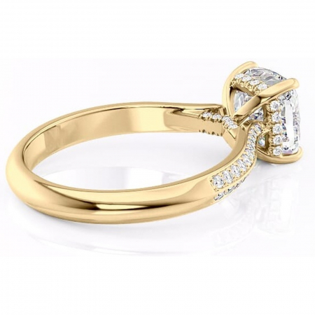 Inel de logodnă Elara din aur Galben 18kt cu moissanite tăietură pernă – Montură pavé rafinată pentru profil înalt | Personalizează și configurează gratuit online [2]