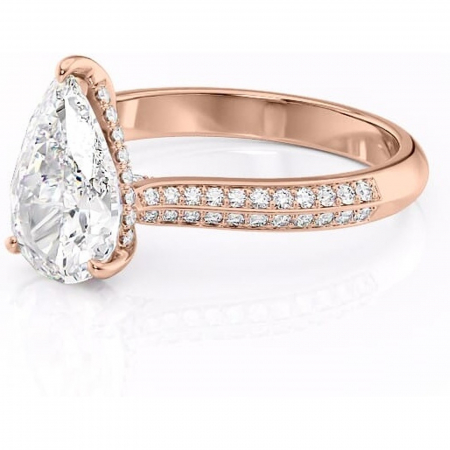 Inel de logodnă Elara din aur Rose 18kt cu moissanite tăietură pară – Montură pavé rafinată pentru profil înalt | Personalizează și configurează gratuit online [6]