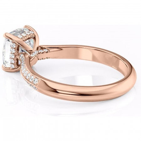 Inel de logodnă Elara din aur Rose 18kt cu moissanite tăietură pernă – Montură pavé rafinată pentru profil înalt | Personalizează și configurează gratuit online [4]