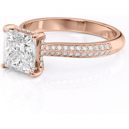 Inel de logodnă Elara din aur Rose 14kt cu moissanite tăietură princess – Montură pavé rafinată pentru profil înalt | Personalizează și configurează gratuit online [6]