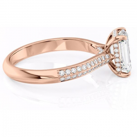 Inel de logodnă Elara din aur Rose 14kt cu moissanite tăietură smarald – Montură pavé rafinată pentru profil înalt | Personalizează și configurează gratuit online [1]