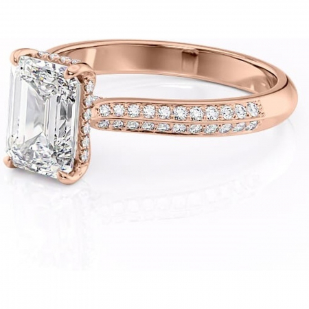 Inel de logodnă Elara din aur Rose 14kt cu moissanite tăietură smarald – Montură pavé rafinată pentru profil înalt | Personalizează și configurează gratuit online [6]